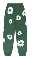 Afbeelding in Gallery-weergave laden, Denim Tears The Cotton Wreath Sweatpants Green