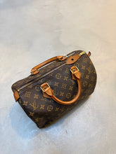 Load image into Gallery viewer, Louis Vuitton Keepall 30