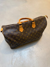 Load image into Gallery viewer, Louis Vuitton Speedy 40