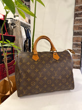 Load image into Gallery viewer, Louis Vuitton Speedy 30