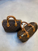 Load image into Gallery viewer, Louis Vuitton Speedy 25 (Good condition)