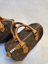 Load image into Gallery viewer, Louis Vuitton Speedy 25 (Good condition)