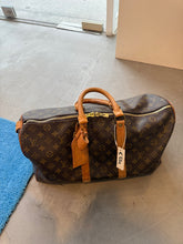 Load image into Gallery viewer, Louis Vuitton Keepall 45L