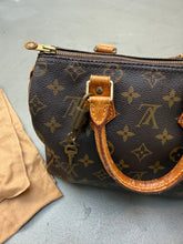 Load image into Gallery viewer, Louis Vuitton Speedy 25