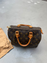 Load image into Gallery viewer, Louis Vuitton Speedy 25
