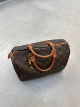 Load image into Gallery viewer, Louis Vuitton Speedy 30