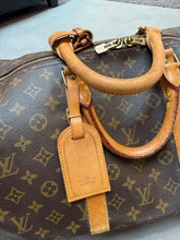 Load image into Gallery viewer, Louis Vuitton Keepall 55L