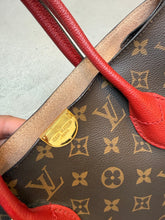 Afbeelding in Gallery-weergave laden, Louis Vuitton Flandrin Bag Red (Like New Condition)