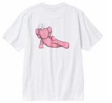Afbeelding in Gallery-weergave laden, KAWS x Uniqlo UT Short Sleeve Graphic T-shirt (Asia Sizing)