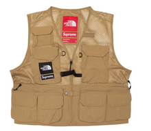 Afbeelding in Gallery-weergave laden, Supreme The North Face Cargo Vest Gold