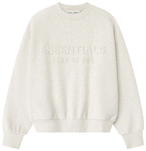 Afbeelding in Gallery-weergave laden, Fear of God Essentials Embossed Classic Crewneck Sweatshirt 'Oatmeal Heather'