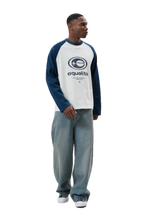 Afbeelding in Gallery-weergave laden, ELAN OVERSIZED LONGSLEEVE TEE OFF-WHITE &amp; NAVY
