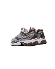 Afbeelding in Gallery-weergave laden, Saucony PROGRID OMNI 9 WHITE/BROWN
