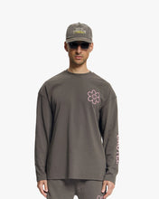 Load image into Gallery viewer, Croyez Contour De La Fleur Longsleeve | Washed Brown
