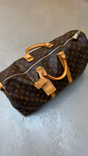 Load image into Gallery viewer, Louis Vuitton Keepall (1)

