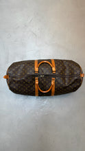 Load image into Gallery viewer, Louis Vuitton Keepall (2)
