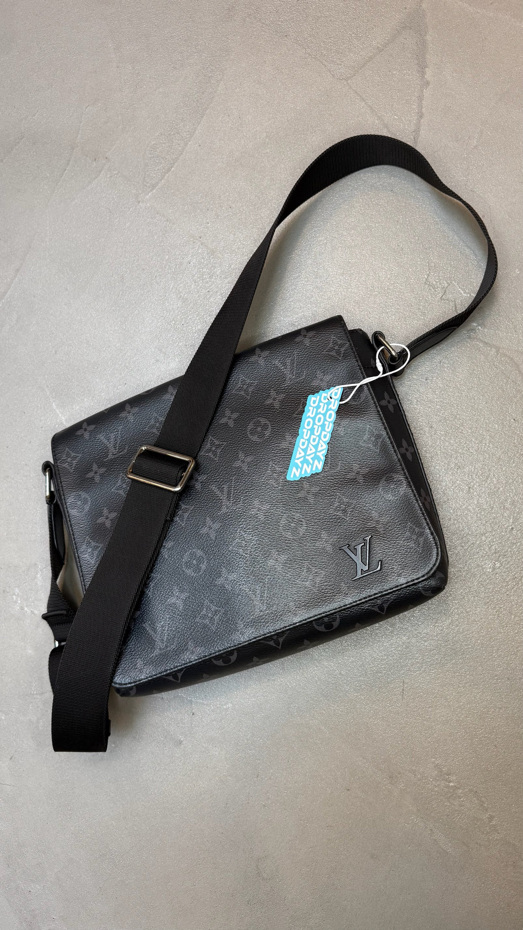 Louis Vuitton Messenger Bag Black