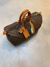 Load image into Gallery viewer, Louis Vuitton Keepall 45
