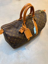 Load image into Gallery viewer, Louis Vuitton Keepall 45

