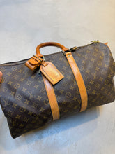 Load image into Gallery viewer, Louis Vuitton Keepall 45
