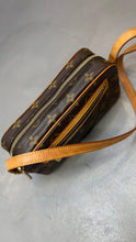 Load image into Gallery viewer, Louis Vuitton Monogram Pochette
