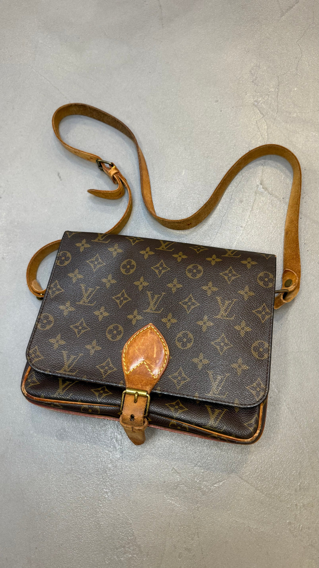 Louis Vuitton Messenger Bag