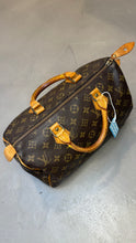 Load image into Gallery viewer, Louis Vuitton Speedy 30
