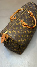 Load image into Gallery viewer, Louis Vuitton Speedy 40
