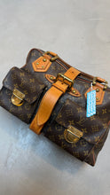 Load image into Gallery viewer, Louis Vuitton Vivacité
