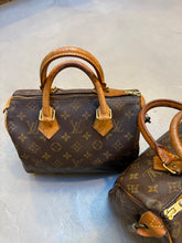 Load image into Gallery viewer, Louis Vuitton Speedy 25 (Good condition)
