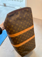 Load image into Gallery viewer, Louis Vuitton Keepall 45L
