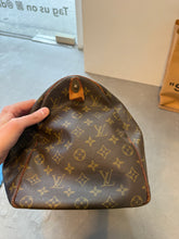 Load image into Gallery viewer, Louis Vuitton Keepall 45L
