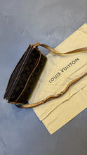 Load image into Gallery viewer, Louis Vuitton Bag
