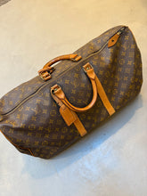 Load image into Gallery viewer, Louis Vuitton Keepall 60L
