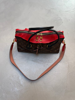 Louis Vuitton Tulleries (Pristine condition)