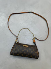 Load image into Gallery viewer, Louis Vuitton Eva W Strap
