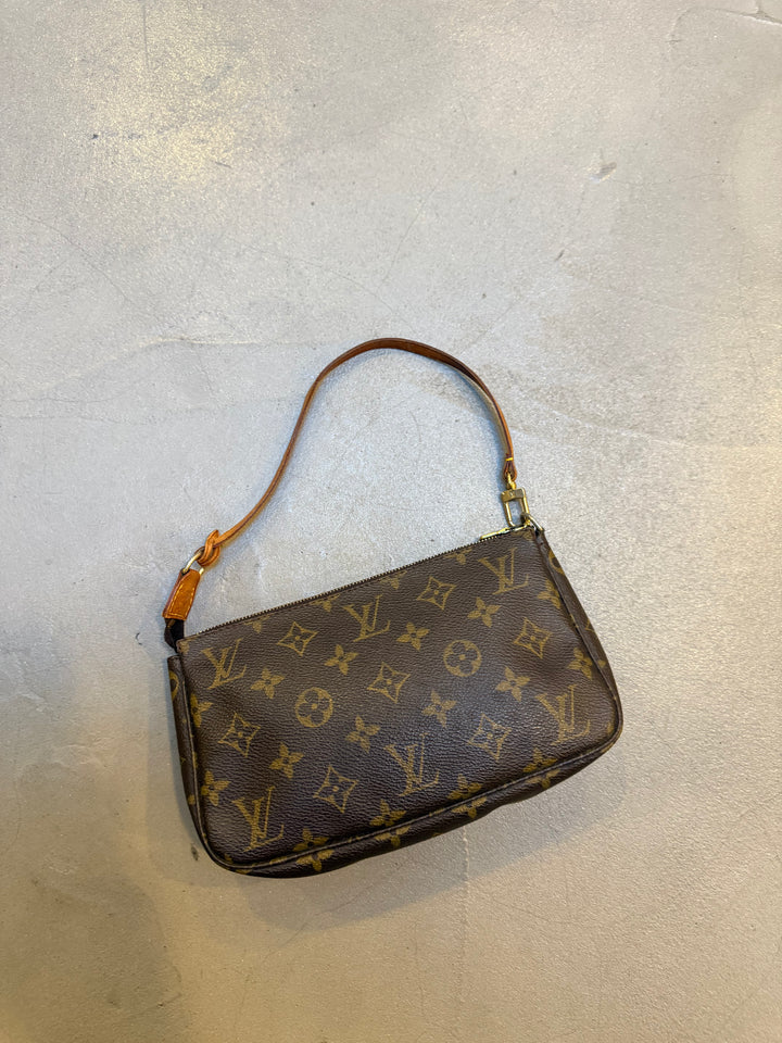 Louis Vuitton Pochette Accessoire
