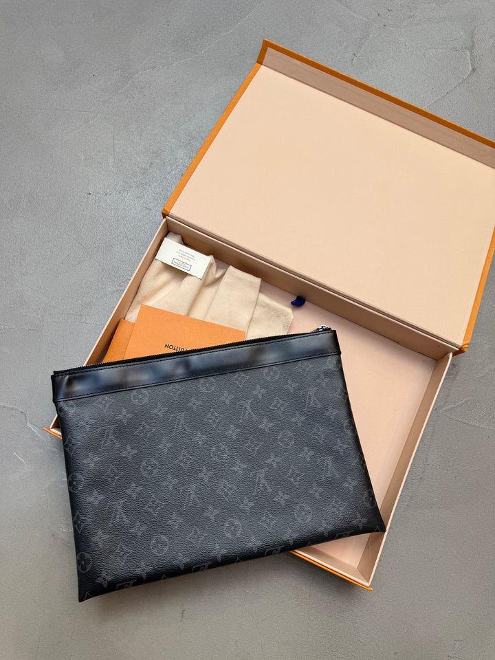 Louis Vuitton Men Bag (Like New)