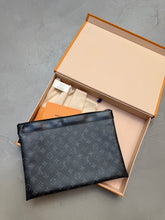 Afbeelding in Gallery-weergave laden, Louis Vuitton Men Bag (Like New)
