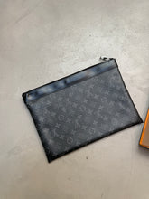 Afbeelding in Gallery-weergave laden, Louis Vuitton Men Bag (Like New)
