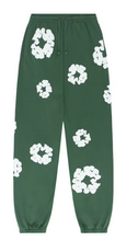 Load image into Gallery viewer, Denim Tears The Cotton Wreath Sweatpants Green
