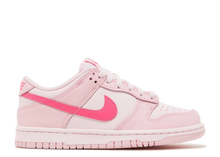Afbeelding in Gallery-weergave laden, Nike Dunk Low Triple Pink
